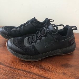 Under Armour Black tennis shoes